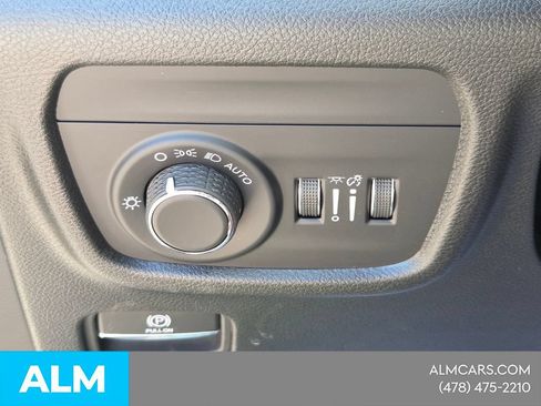 Used 2025 Jeep Grand Cherokee Laredo w/ Luxury Tech Group I AWD/4WD image 29