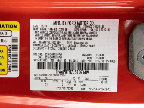 Used 2018 Ford Mustang Coupe w/ Equipment Group 101A RWD image 43