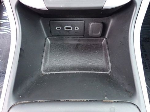 Used 2023 GMC Terrain SLE w/ Driver Convenience Package image 23