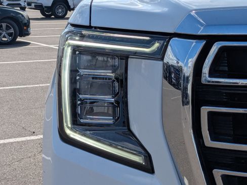 Used 2023 GMC Yukon SLT image 9