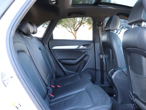 Used 2018 Audi Q3 2.0T Premium image 25