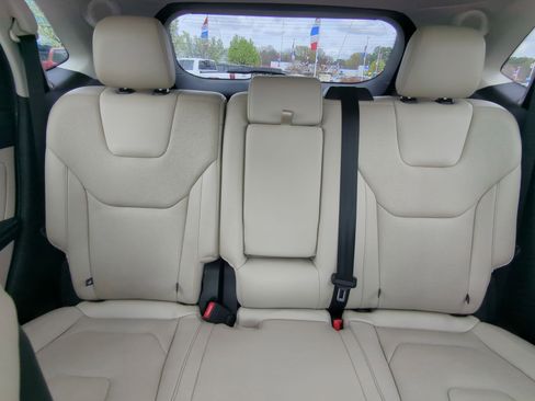 Used 2019 Ford Edge Titanium w/ Equipment Group 301A image 22