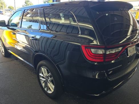 Used 2023 Dodge Durango GT image 3