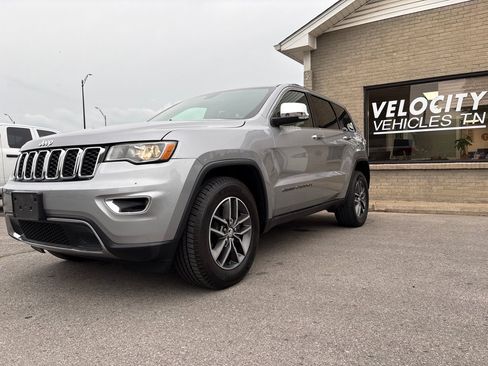 Used 2018 Jeep Grand Cherokee Limited AWD/4WD image 1