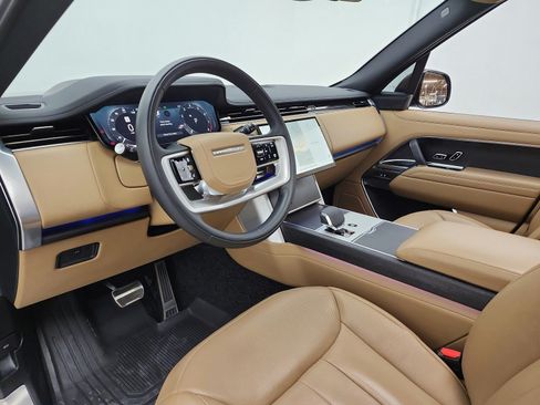 Used 2025 Land Rover Range Rover SE AWD/4WD image 12