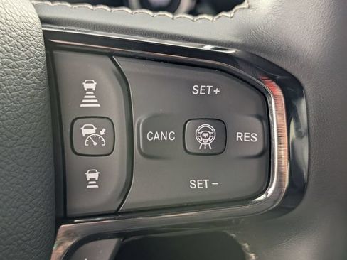 Used 2025 RAM 1500 Limited AWD/4WD image 16