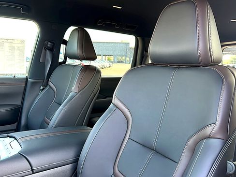 New 2026 Nissan Armada SL w/ Captain's Chari Seat Package AWD/4WD image 9