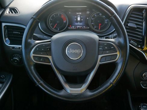 Used 2020 Jeep Cherokee Limited image 17