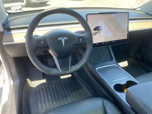 Used 2021 Tesla Model 3 Standard Range Plus RWD image 8