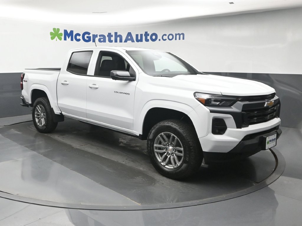 New 2026 Chevrolet Colorado LT w/ LT Convenience Package AWD/4WD image 2