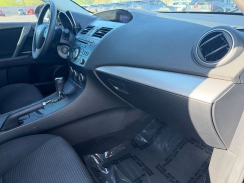 Used 2013 MAZDA MAZDA3 i Touring FWD image 11