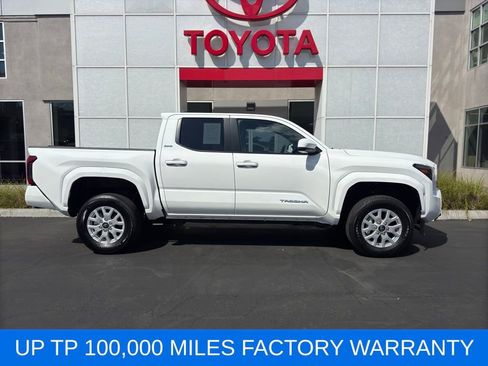 Certified 2025 Toyota Tacoma SR5 image 8