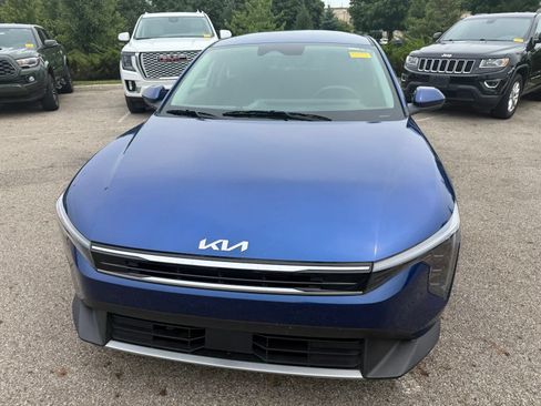 Used 2025 Kia K4 EX FWD image 2