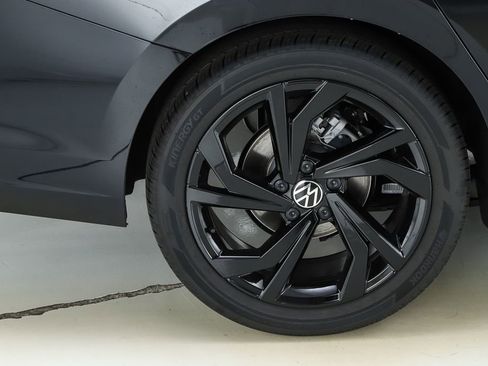 New 2026 Volkswagen Jetta SE FWD image 13