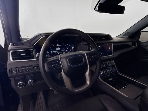 Used 2024 GMC Yukon Denali AWD/4WD image 9