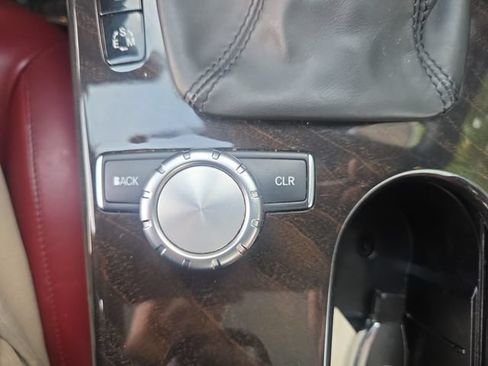 Used 2015 Mercedes-Benz SLK 250 w/ Premium Package image 26