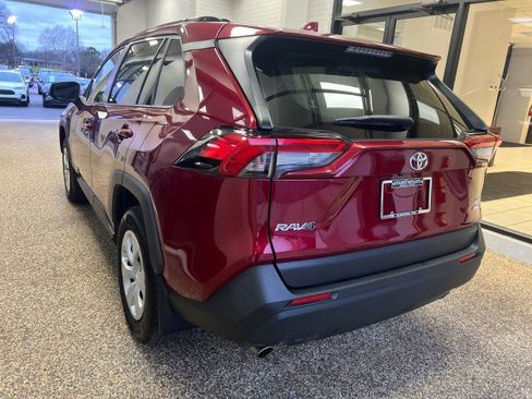 Used 2020 Toyota RAV4 LE image 4
