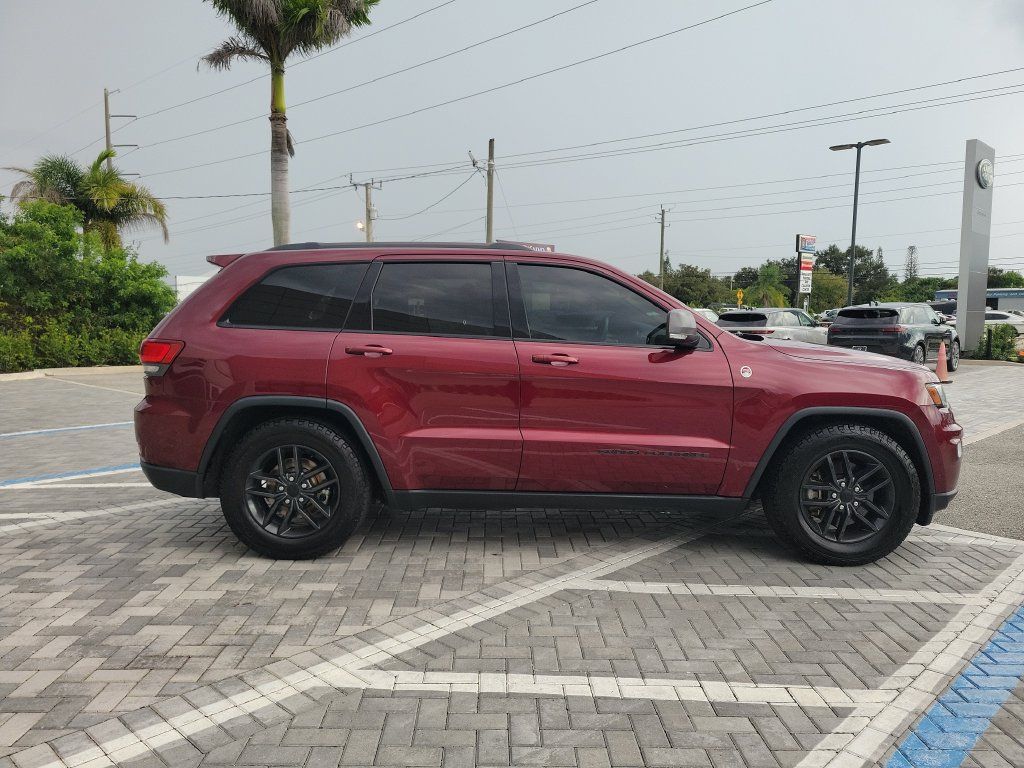 Used 2017 Jeep Grand Cherokee Trailhawk w/ Trailhawk Luxury Group AWD/4WD image 6