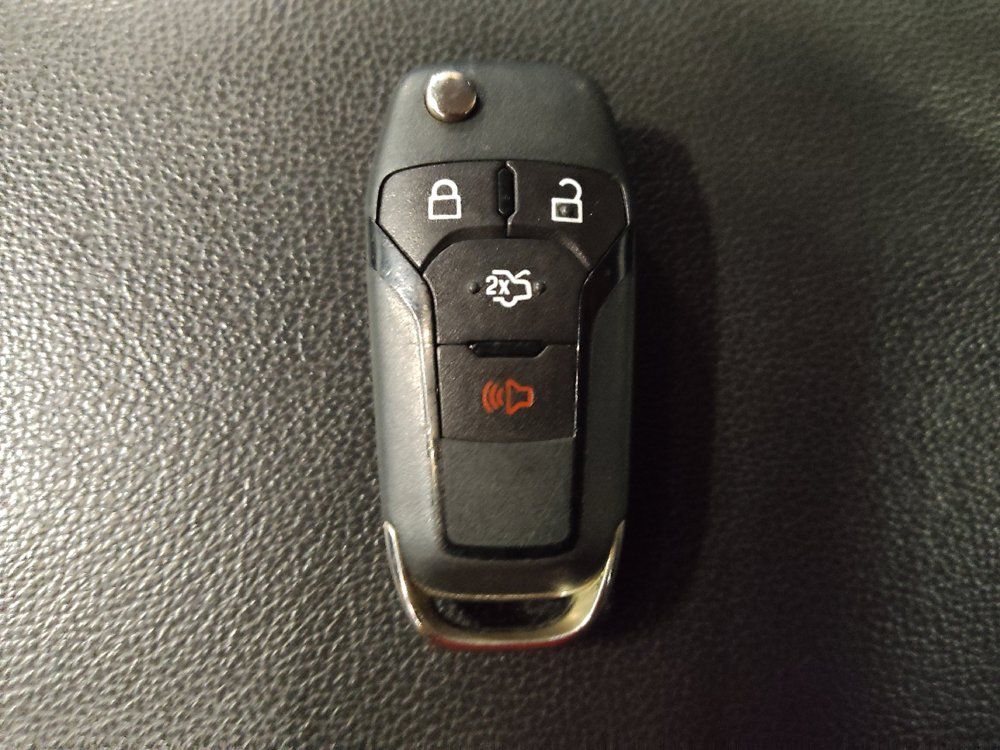 Used 2015 Ford Fusion SE w/ Equipment Group 201A FWD image 32