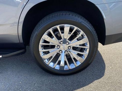 Used 2021 Chevrolet Tahoe LT w/ LT Signature Package RWD image 9