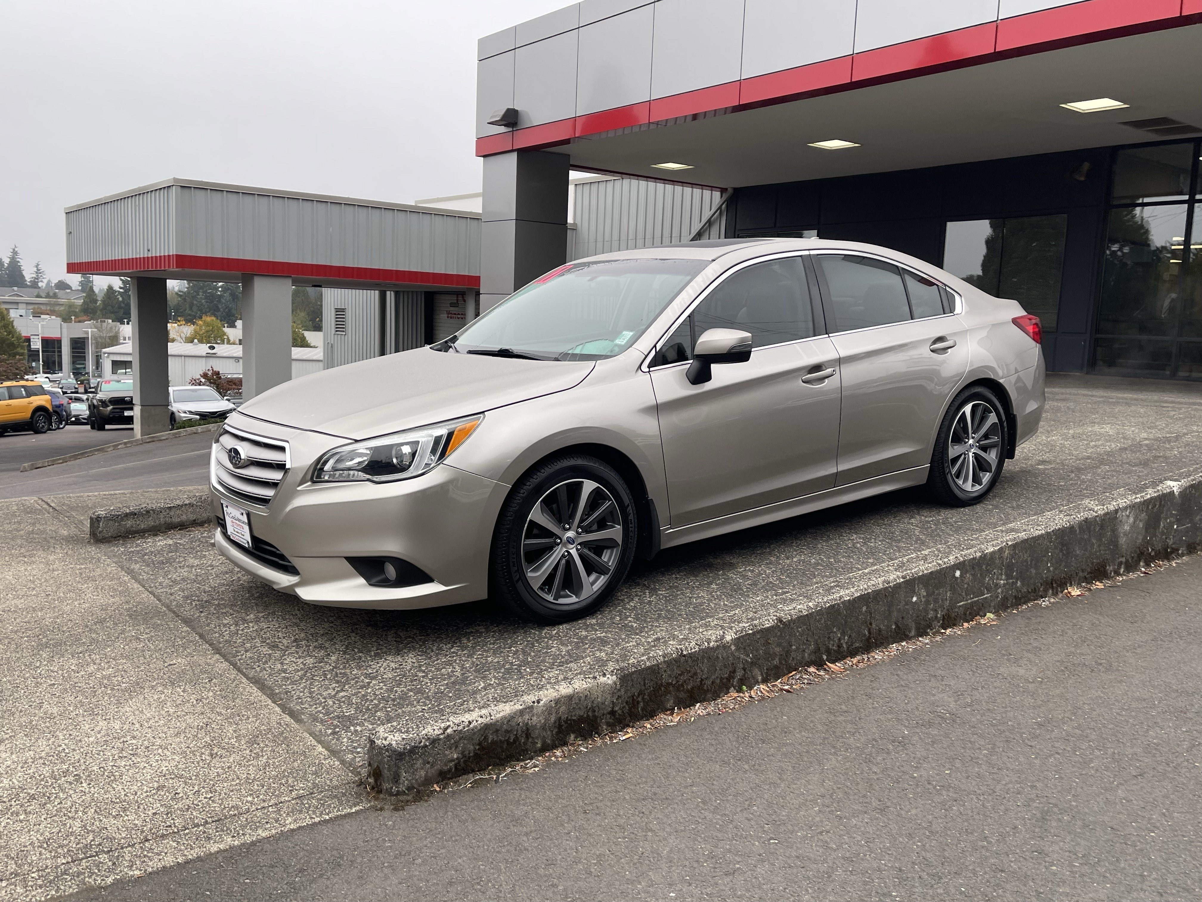 Used 2017 Subaru Legacy 2.5i Limited w/ Popular Package #4 AWD/4WD image 4