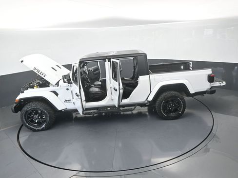Used 2024 Jeep Gladiator Sport AWD/4WD image 59