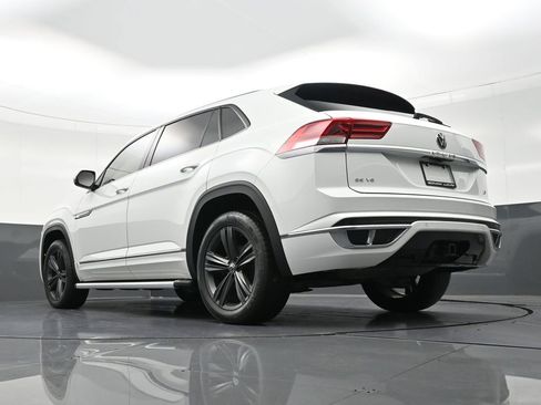 Used 2020 Volkswagen Atlas Cross Sport SE w/ Panoramic Sunroof Package image 30