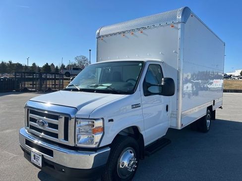Used 2024 Ford E-350 and Econoline 350 Super Duty w/ Power Windows & Locks Group image 3
