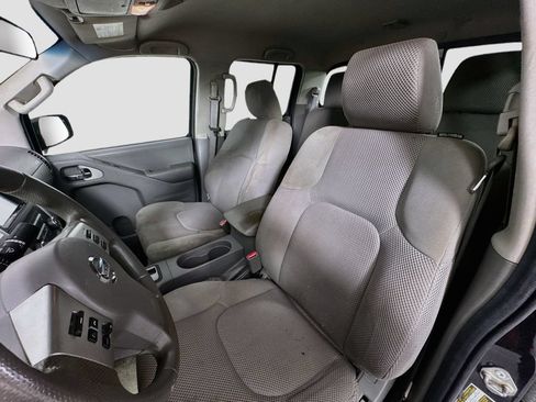 Used 2016 Nissan Frontier SV RWD image 19