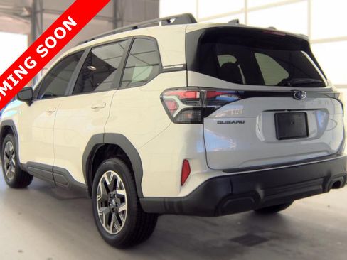 Used 2025 Subaru Forester Premium AWD/4WD image 4