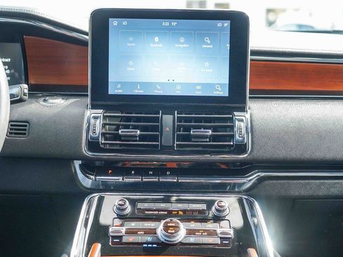 Used 2020 Lincoln Navigator L 2WD image 19