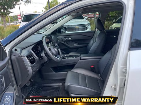 Used 2024 Nissan Rogue SL w/ SL Premium Package FWD image 10