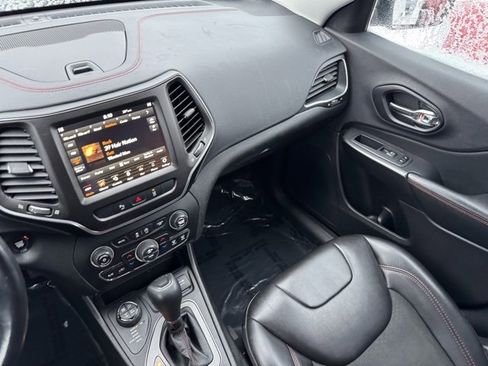 Used 2021 Jeep Cherokee Trailhawk w/ Sun, Sound & Nav Group image 24