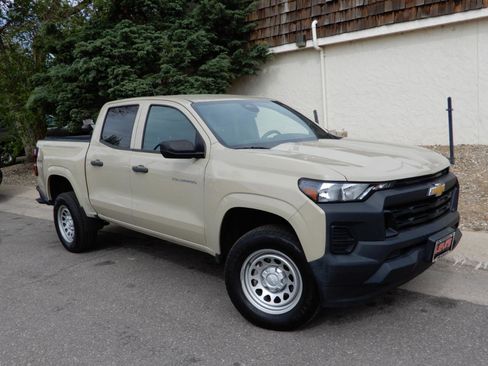 Used 2023 Chevrolet Colorado W/T w/ WT Convenience Package II AWD/4WD image 3