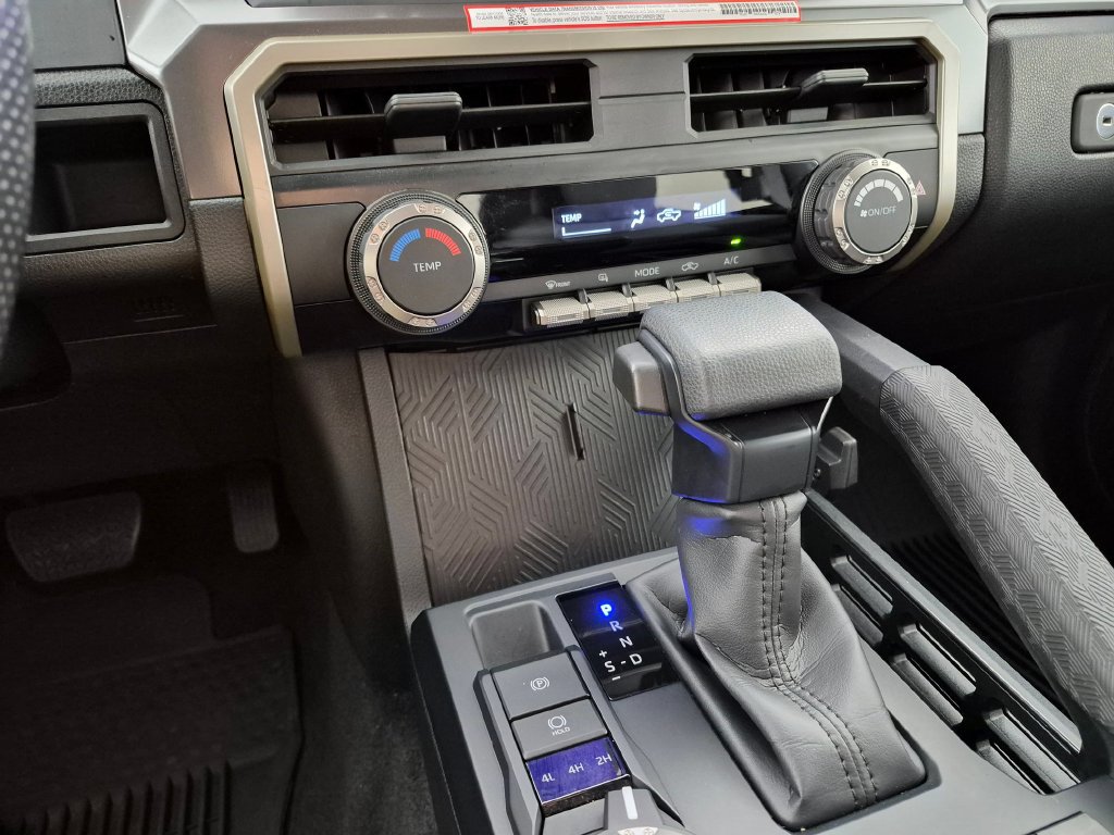 Used 2025 Toyota Tacoma SR5 AWD/4WD image 20