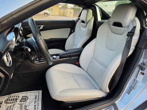 Used 2015 Mercedes-Benz SLK 250 image 19