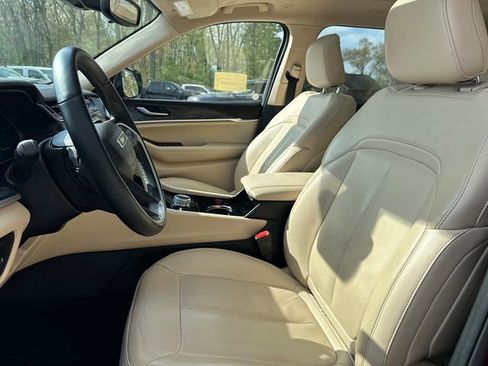 Used 2022 Jeep Grand Cherokee L Limited AWD/4WD image 43