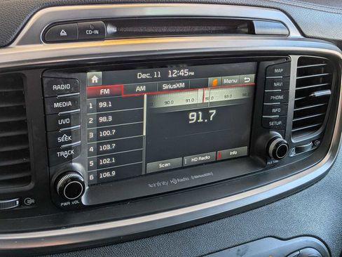 Used 2018 Kia Sorento SX image 27