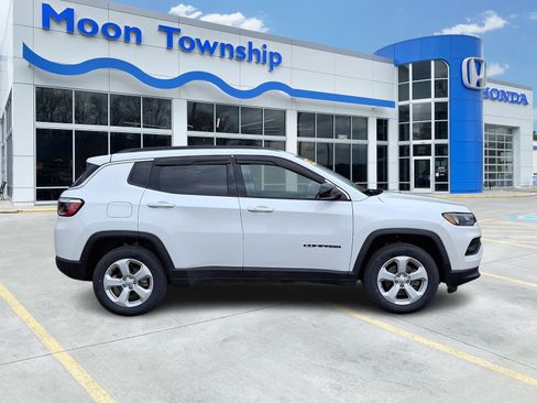 Used 2022 Jeep Compass Latitude w/ Sun and Sound Group image 7