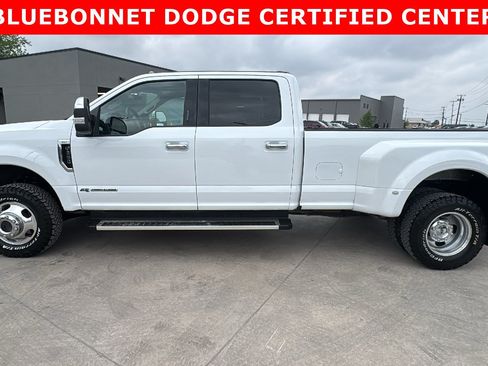 Used 2022 Ford F350 XLT w/ XLT Premium Package AWD/4WD image 8
