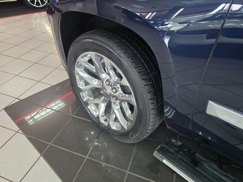 Used 2018 Cadillac Escalade Premium Luxury AWD/4WD image 37