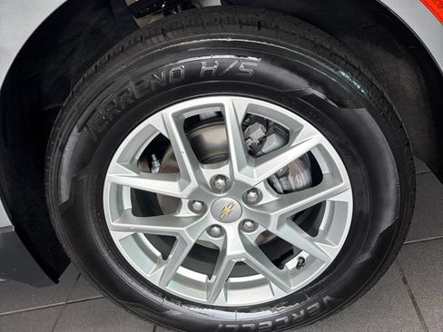 Used 2023 Chevrolet Equinox LS AWD/4WD image 10