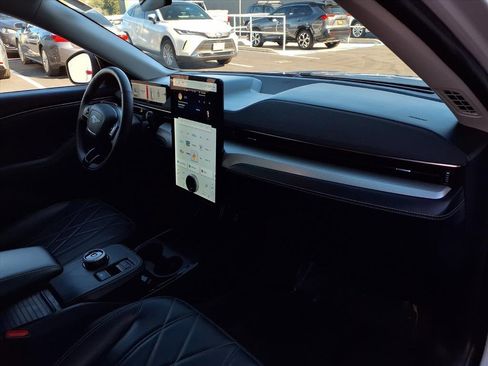 Used 2023 Ford Mustang Mach-E Select image 23