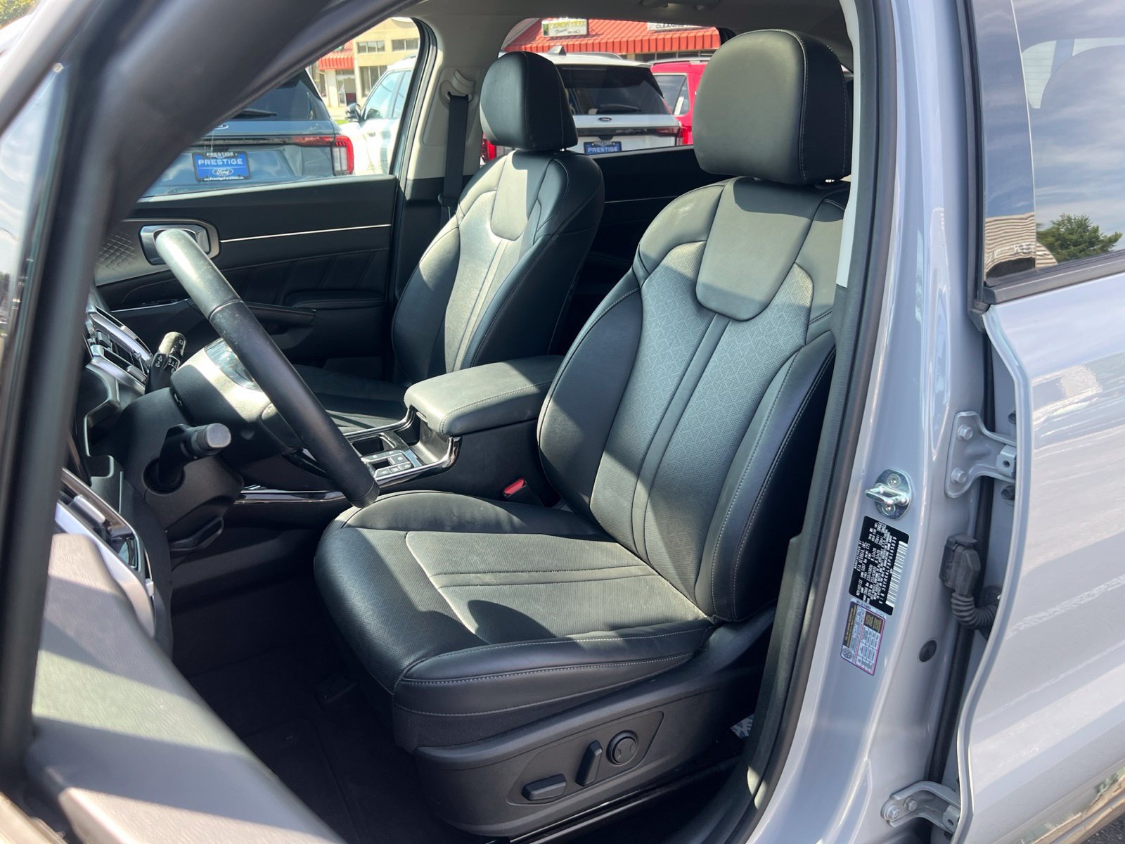 Used 2023 Kia Sorento SX FWD image 24