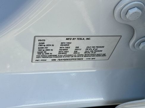 Used 2023 Tesla Model Y Long Range AWD/4WD image 32