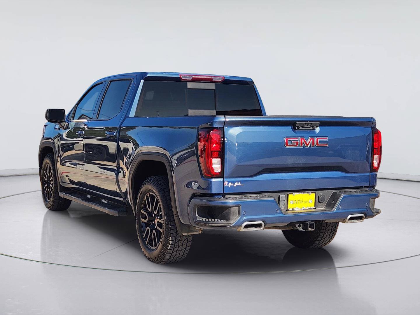 Used 2024 GMC Sierra 1500 Elevation w/ Elevation Premium Package AWD/4WD image 7