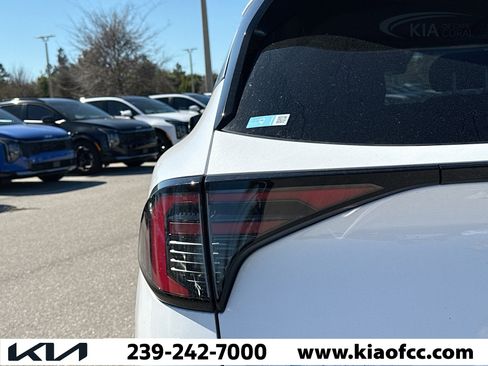 New 2026 Kia Sportage EX w/ EX Panorama Roof Package FWD image 9
