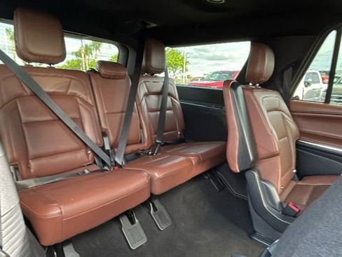 Used 2025 Lincoln Navigator L Reserve AWD/4WD image 14