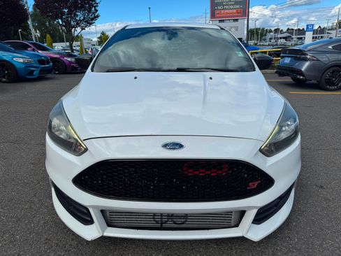 Used 2018 Ford Focus ST FWD image 12