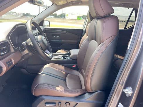 Used 2026 Honda Pilot Touring image 11
